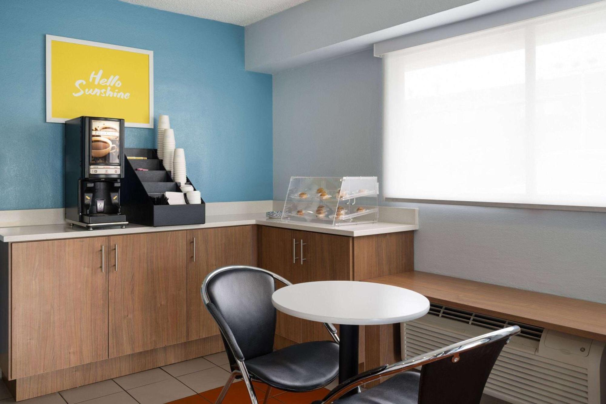 Days Inn By Wyndham Columbus Worthington Dış mekan fotoğraf