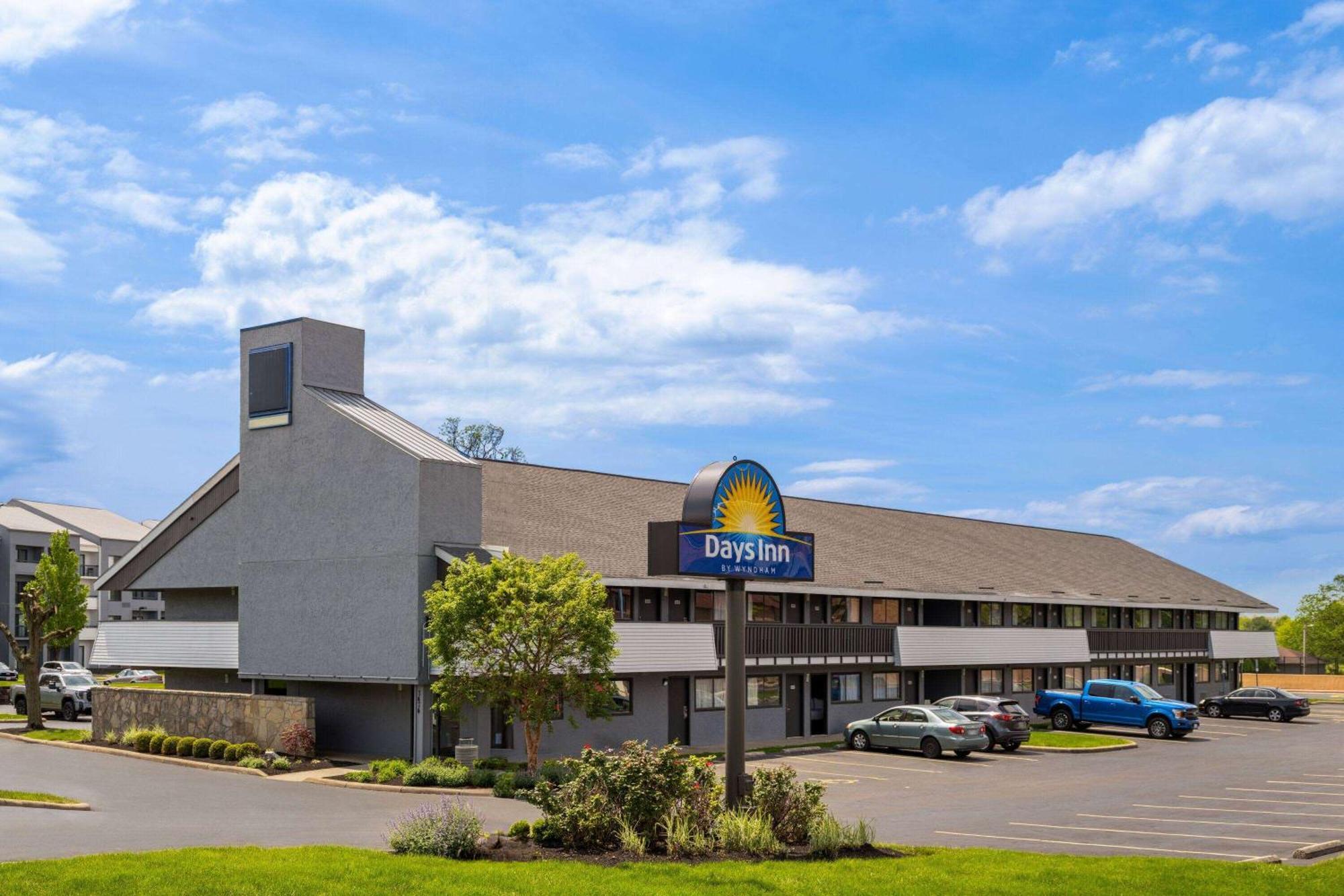 Days Inn By Wyndham Columbus Worthington Dış mekan fotoğraf